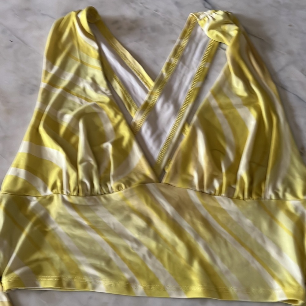 Halter top - Picture 2 of 4